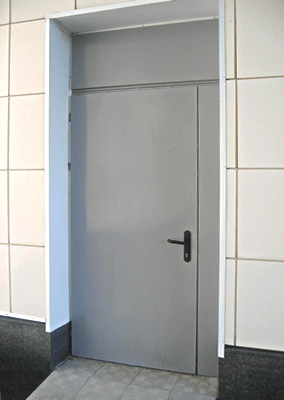 Полутаропольная дверь с фрамугой