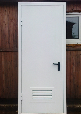 Однопольная дверь с решеткой в котельную