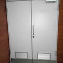 Двупольная дверь с вентиляцией EI 60 (RAL 7035)